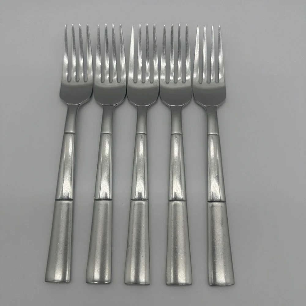Oneida Echo Dinner Forks Set of 5 Stainless Steel 18/10 Flatware 8 inch Silver